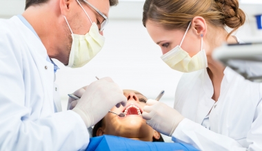 Behandlung von Zysten im Mund