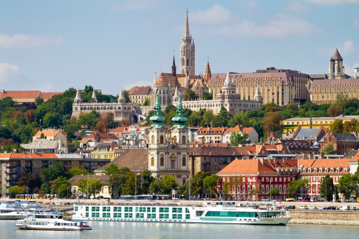Verbinden Sie die Zahnbehandlung mit einem Kurzurlaub in der wunderschönen Stadt Budapest