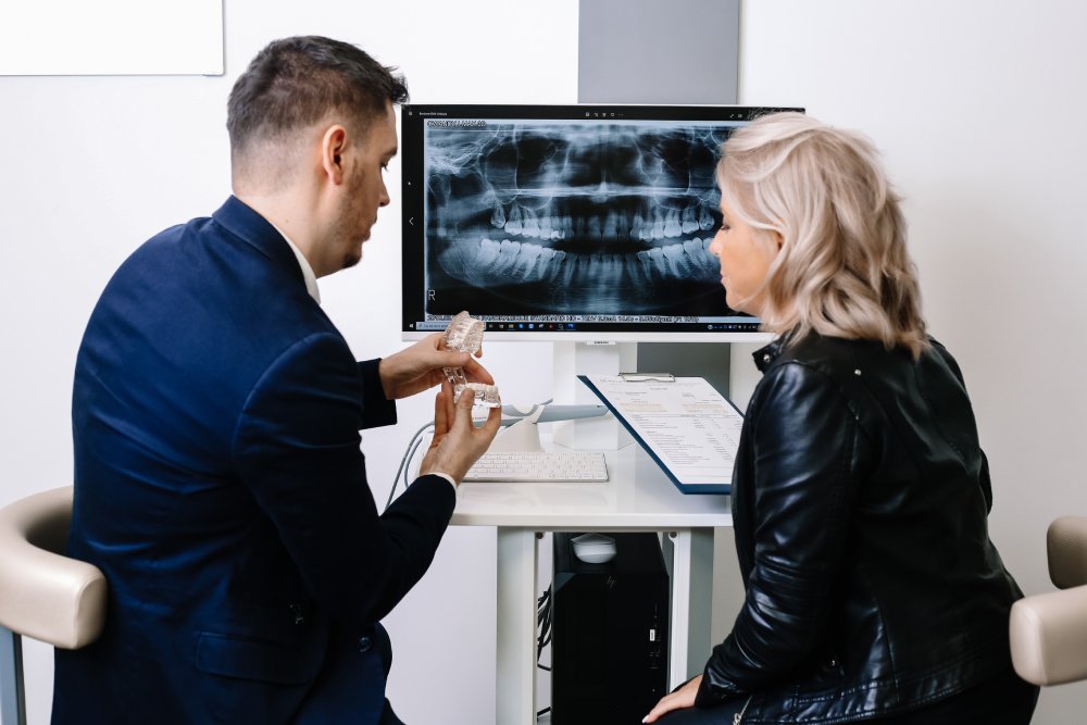 Zahnimplantat — Verfahren und Anatomie bei CompletDent Budapest