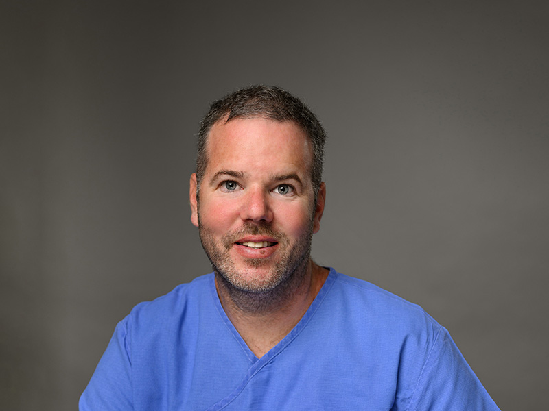 Porträt von Dr. András Tamási, Facharzt für Anästhesiologie bei CompletDent Budapest